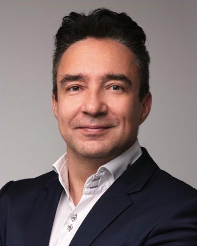 Dr. Rózsa Balázs, a Kísérleti Orvostudományi Intézet Neuronhálózat és Dentritikus Aktivitás Kutatócsoportjának vezetője, a BrainVisionCenter Kutatóintézet és Kompetenciaközpont, valamint a Femtonics Kutató és Fejlesztő Kft. alapítója, igazgatója Dr. Rózsa Balázs, a Kísérleti Orvostudományi Intézet Neuronhálózat és Dentritikus Aktivitás Kutatócsoportjának vezetője, a BrainVisionCenter Kutatóintézet és Kompetenciaközpont, valamint a Femtonics Kutató és Fejlesztő Kft. alapítója, igazgatója