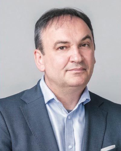 Radván Sándor A Top 100 Media főszerkesztője Radván Sándor A Top 100 Media főszerkesztője